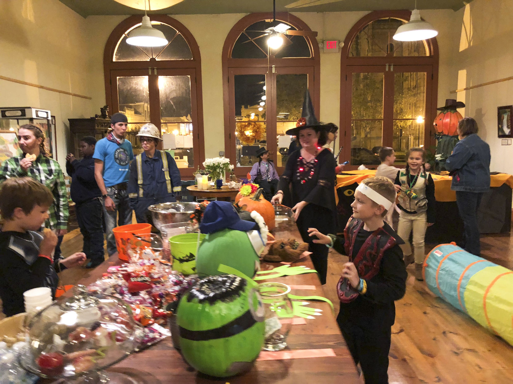 Hallet Oak Gallery Halloween Spooktacular